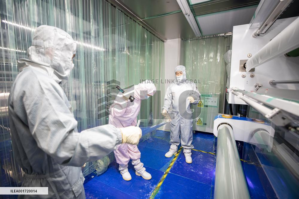 China Manufacturing Industry High Transmittance Conductive Film Materials