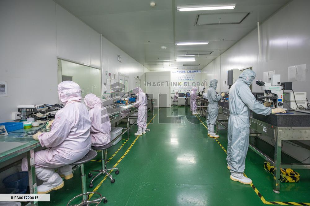 China Manufacturing Industry High Transmittance Conductive Film Materials