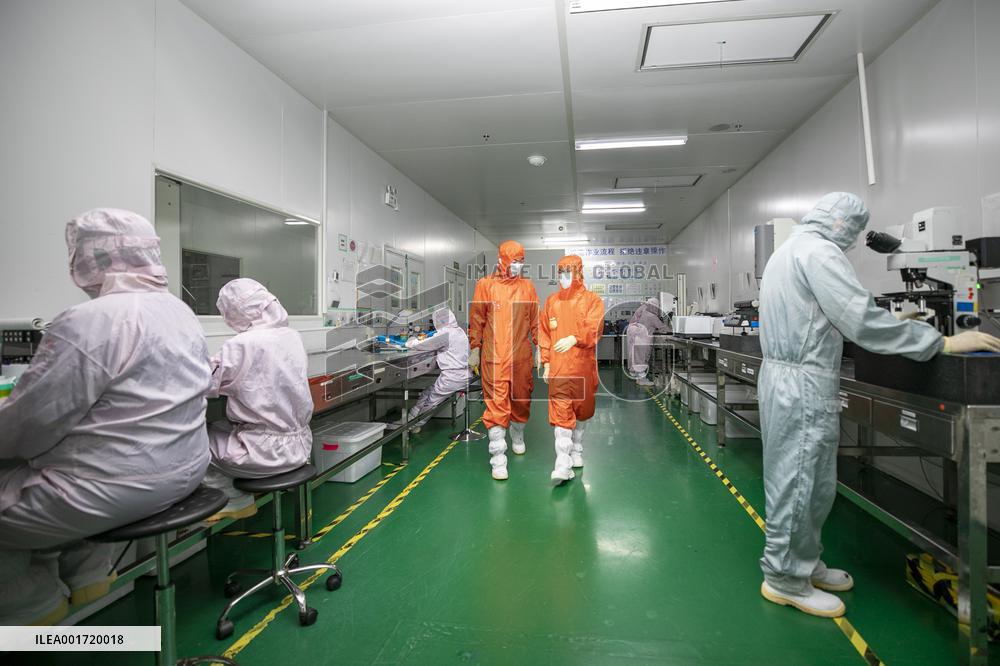 China Manufacturing Industry High Transmittance Conductive Film Materials