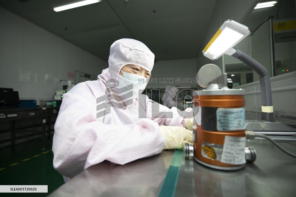 China Manufacturing Industry High Transmittance Conductive Film Materials
