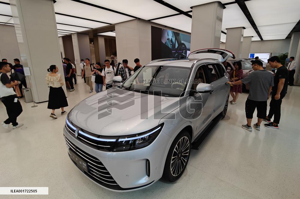 Huawei AITO M7 New Energy Vehicle