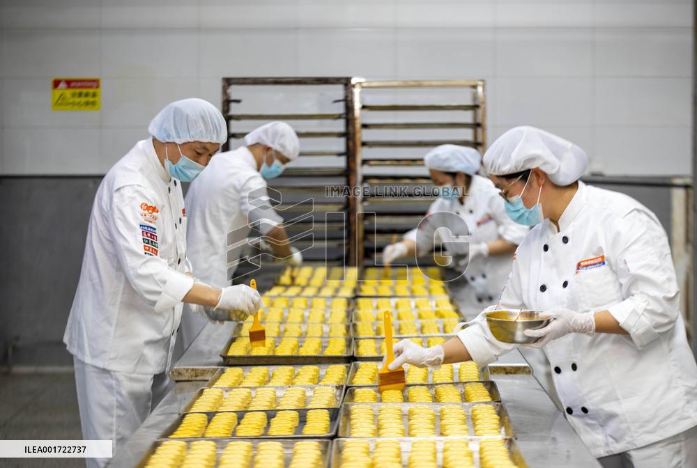 #CHINA-MID-AUTUMN FESTIVAL-MOON CAKE-MAKING (CN)
