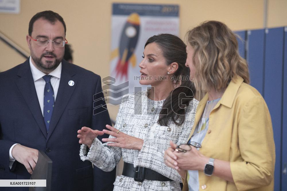Queen Letizia Attends A School Opening - Madrid