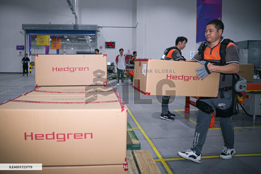 (SP)CHINA-ZHEJIANG-HANGZHOU-19TH ASIAN GAMES-LOGISTICS CENTER(CN)