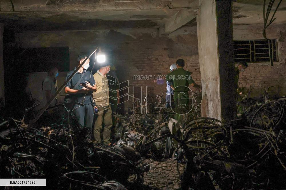 (SPOT NEWS)VIETNAM-HANOI-APARTMENT BLOCK-FIRE-RESCUE