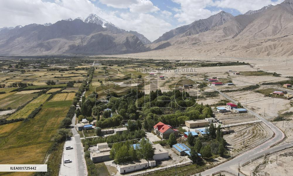 CHINA-XINJIANG-TAXKORGAN-BORDER PATROLMAN-LEGACY (CN)
