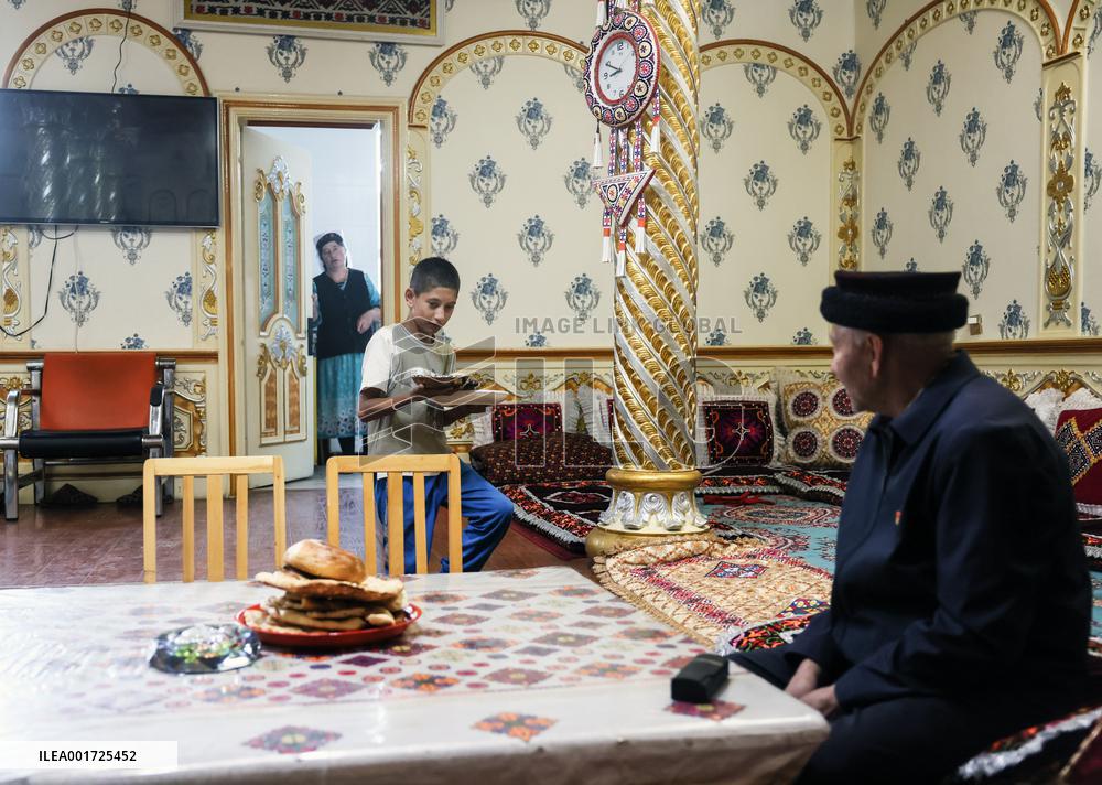CHINA-XINJIANG-TAXKORGAN-BORDER PATROLMAN-LEGACY (CN)