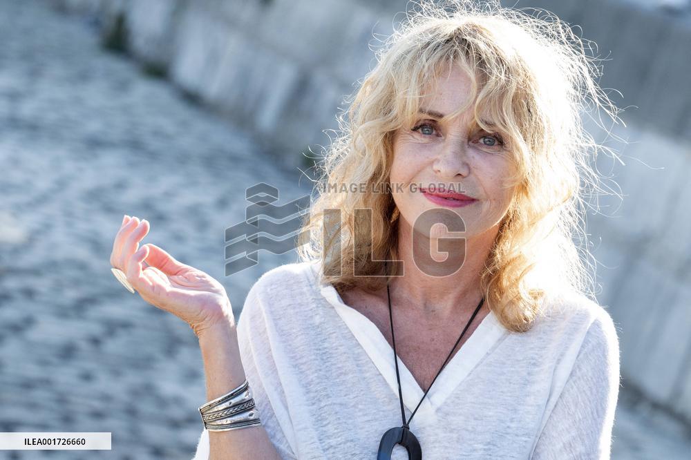 25th TV Fiction Festival - Scenes de menages Photocall - Day Two