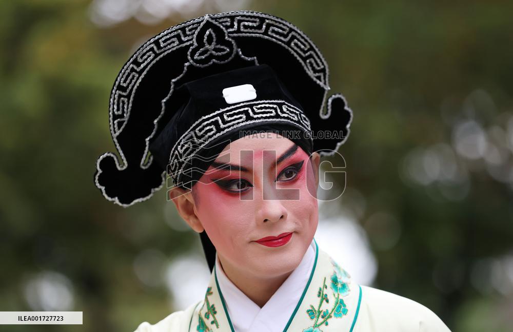 FRANCE-PARIS-KUNQU OPERA-FLASH MOB