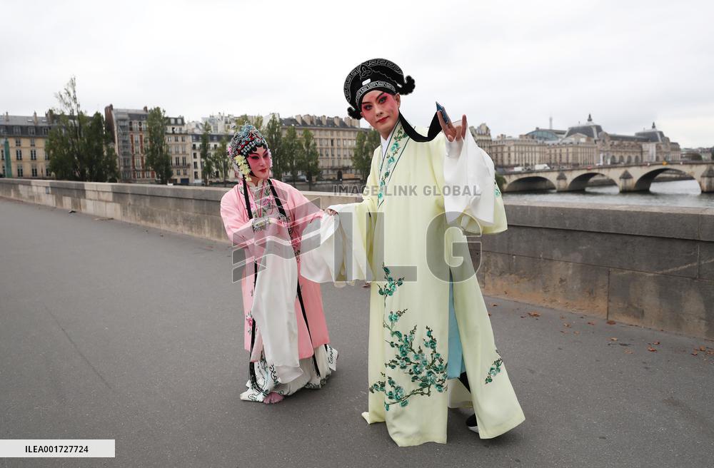 FRANCE-PARIS-KUNQU OPERA-FLASH MOB