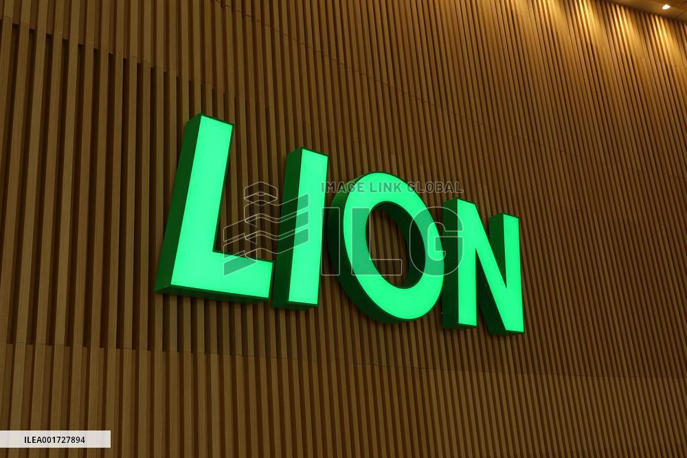 lion sign, logo
