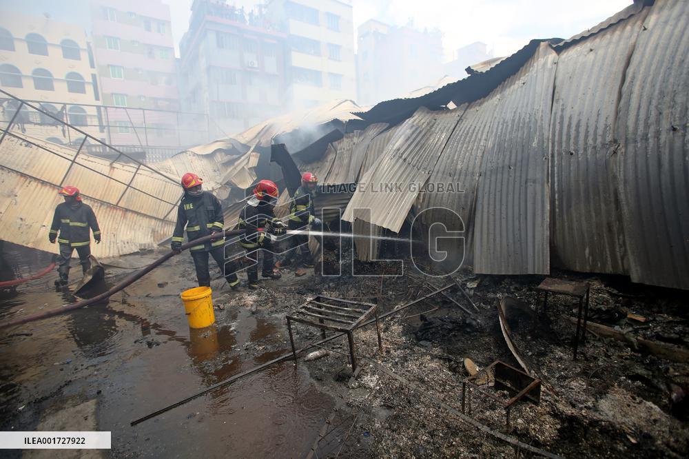 Hundreds Of Shops Gutted In Market Fire - Bangladesh