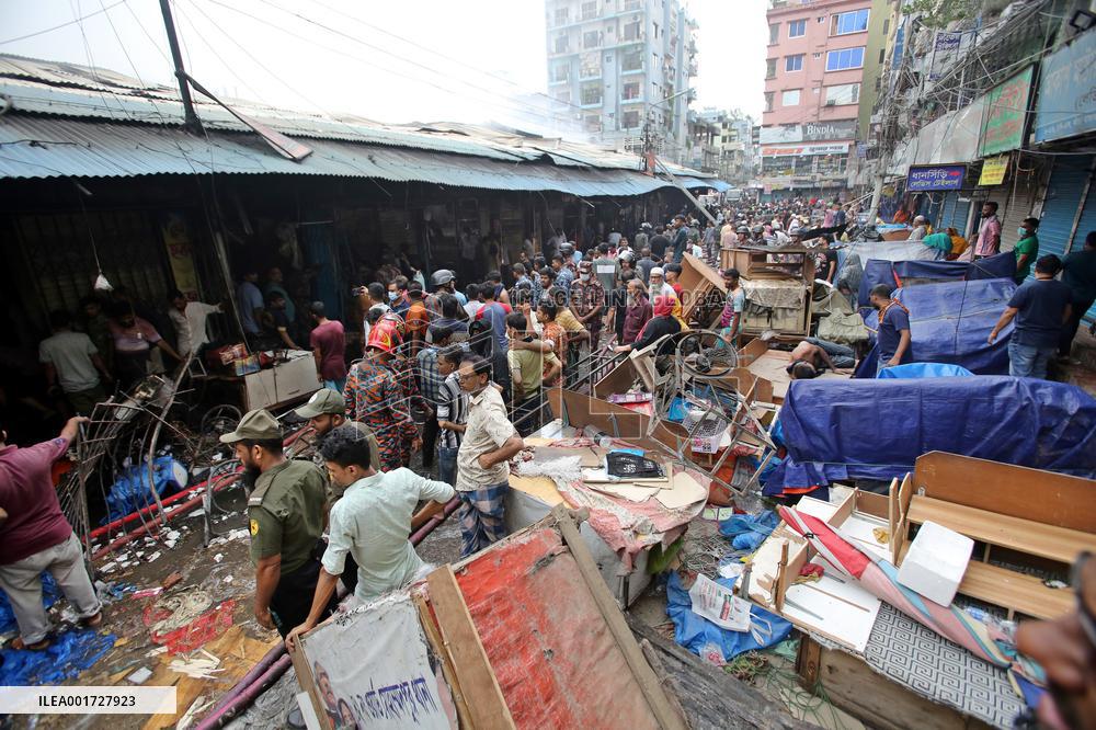 Hundreds Of Shops Gutted In Market Fire - Bangladesh