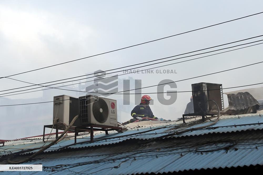 Hundreds Of Shops Gutted In Market Fire - Bangladesh
