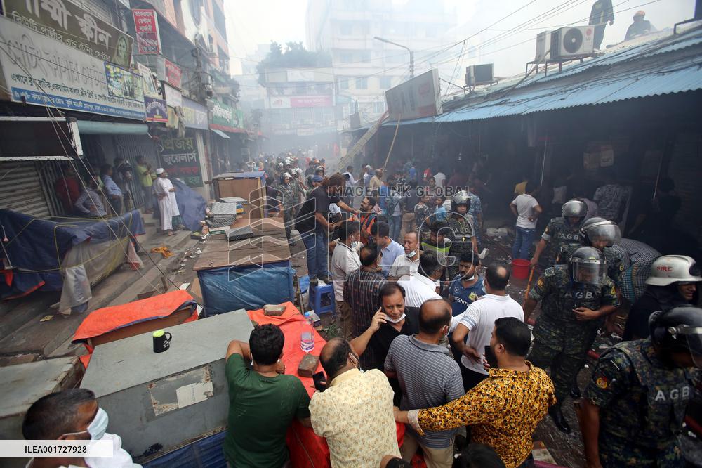 Hundreds Of Shops Gutted In Market Fire - Bangladesh