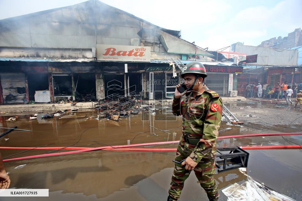 Hundreds Of Shops Gutted In Market Fire - Bangladesh