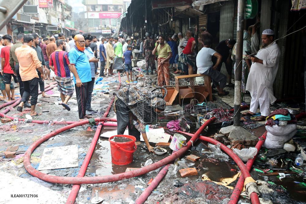 Hundreds Of Shops Gutted In Market Fire - Bangladesh