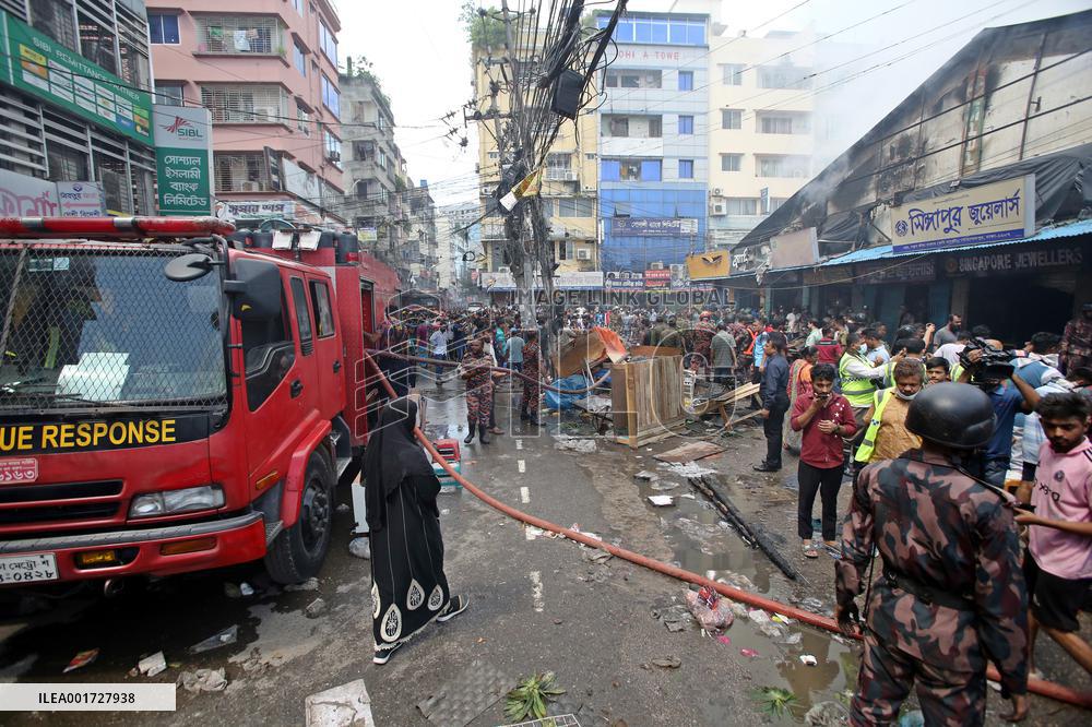 Hundreds Of Shops Gutted In Market Fire - Bangladesh
