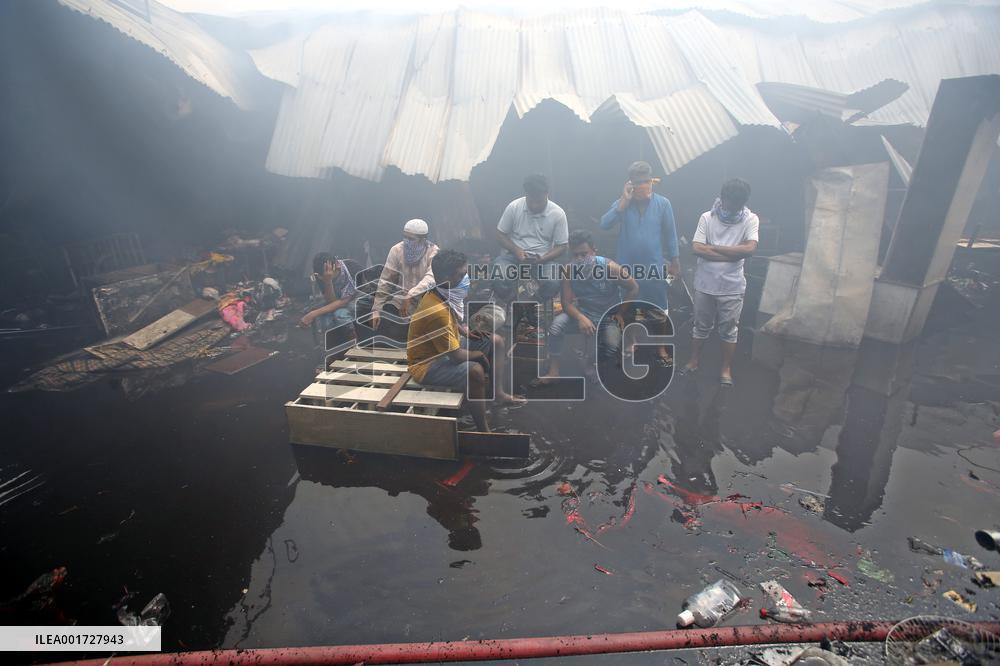 Hundreds Of Shops Gutted In Market Fire - Bangladesh