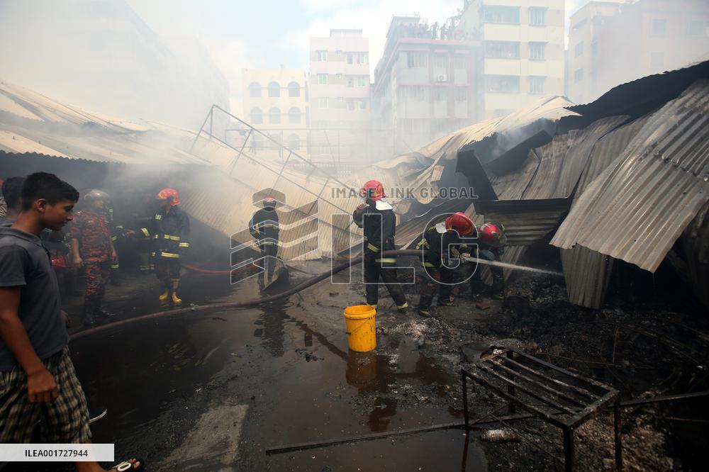 Hundreds Of Shops Gutted In Market Fire - Bangladesh