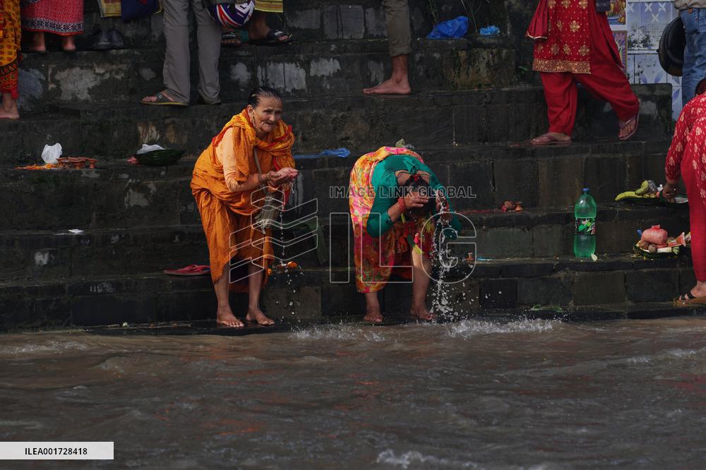 NEPAL-KATHMANDU-FATHER'S DAY
