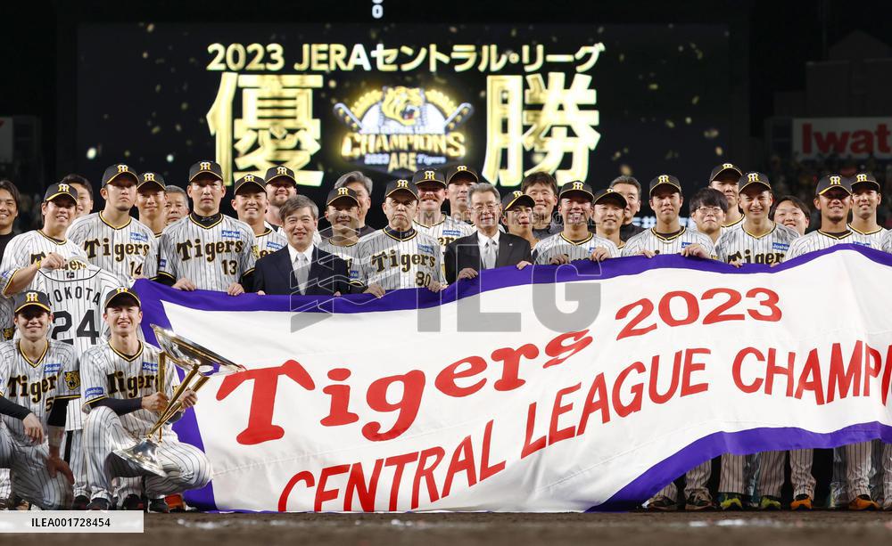 Baseball: Tigers clinch pennant