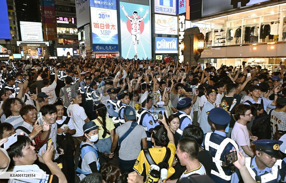 Baseball: Tigers clinch pennant