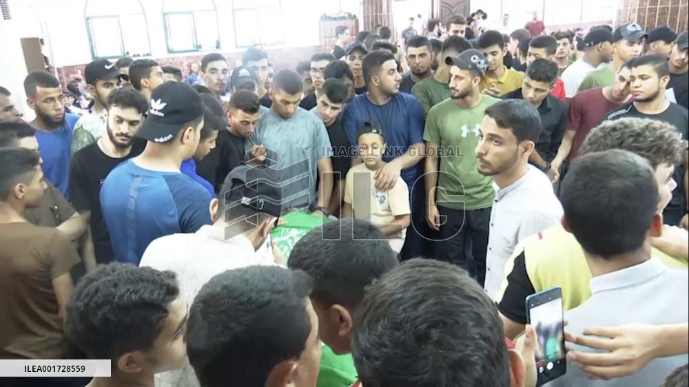 Palestinians mourn for 5 killed in Gaza border blast