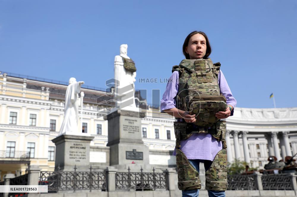 Bulletproof suit for Ukrainian servicewomen presented in Kyiv