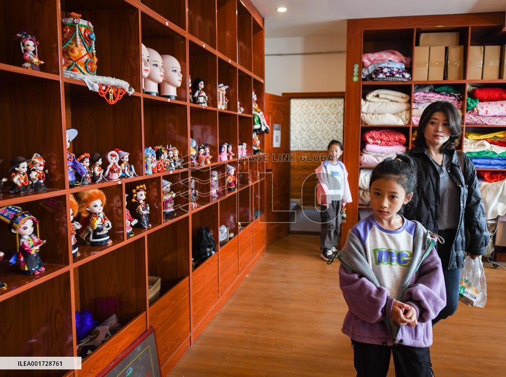 CHINA-SICHUAN-RUOERGAI COUNTY-HANDMADE DOLLS (CN)
