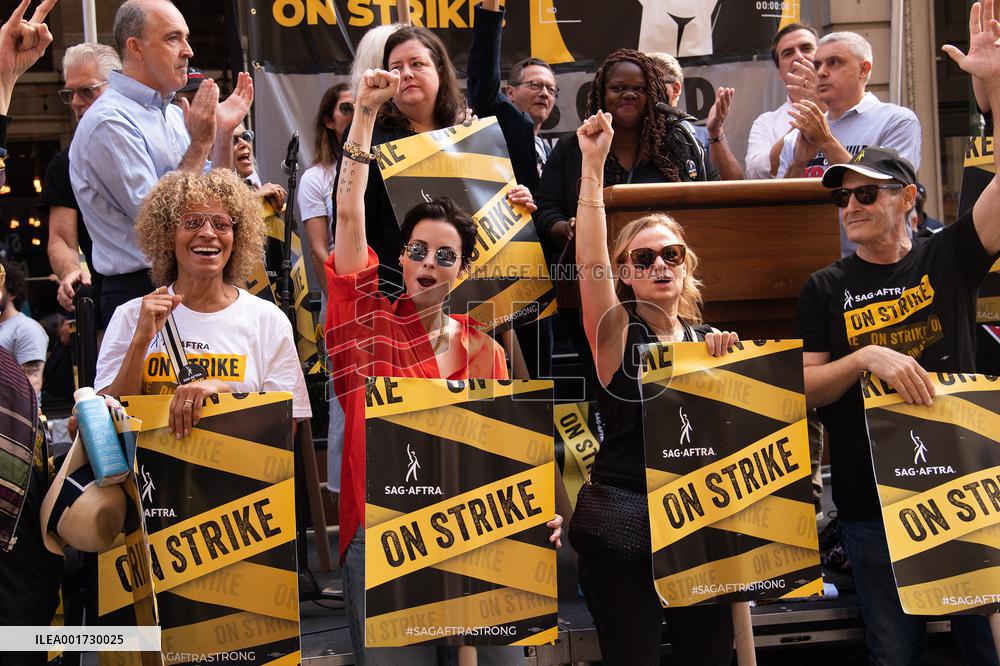 Celebs At SAG AFTRA Rally - NYC