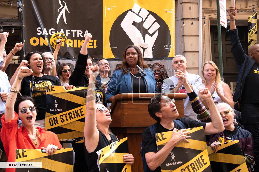 Celebs At SAG AFTRA Rally - NYC