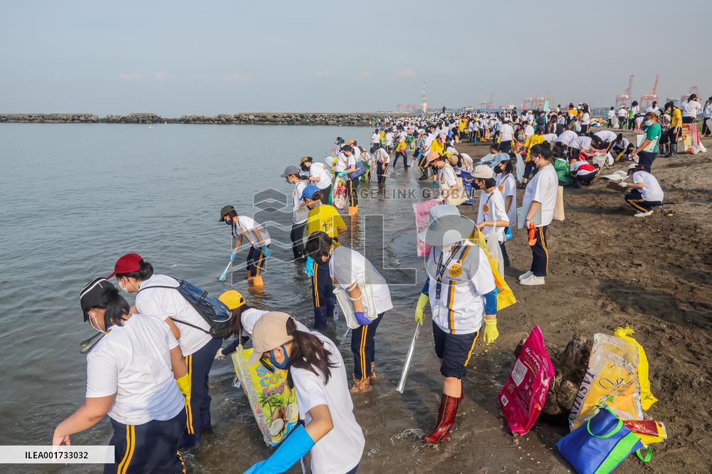 PHILIPPINES-MANILA-INT'L COASTAL CLEANUP DAY