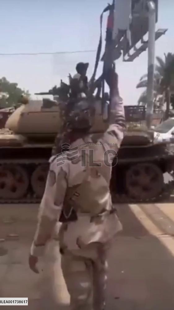 Violent clashes rage between Sudanese army, paramilitary forces in Khartoum