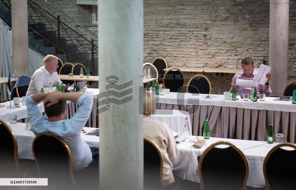 Vihula budget talks