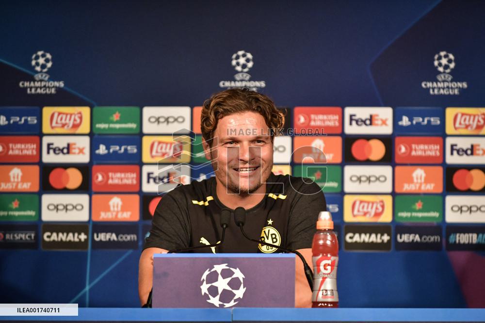 Champions League Football - Borussia Dortmund training session - Paris
