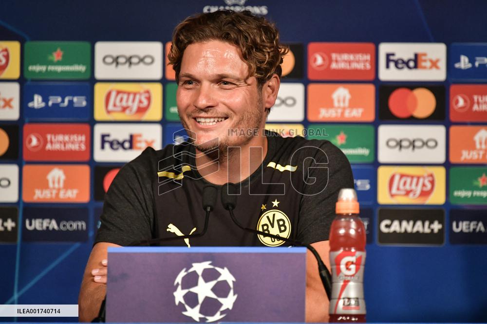 Champions League Football - Borussia Dortmund training session - Paris