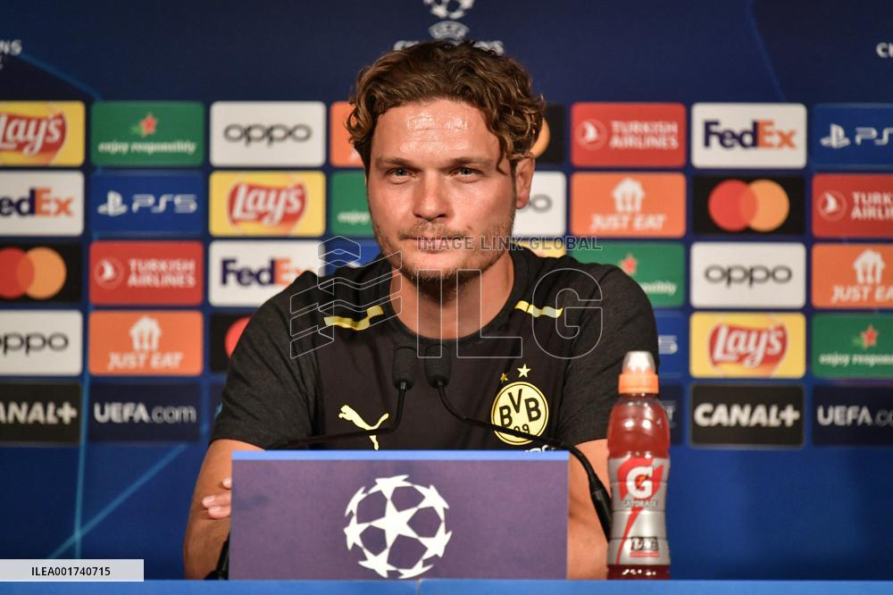 Champions League Football - Borussia Dortmund training session - Paris