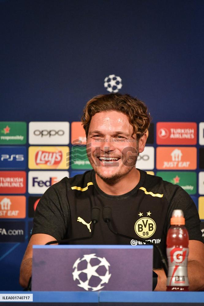 Champions League Football - Borussia Dortmund training session - Paris