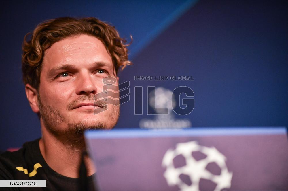 Champions League Football - Borussia Dortmund training session - Paris