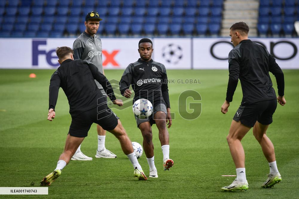 Champions League Football - Borussia Dortmund training session - Paris