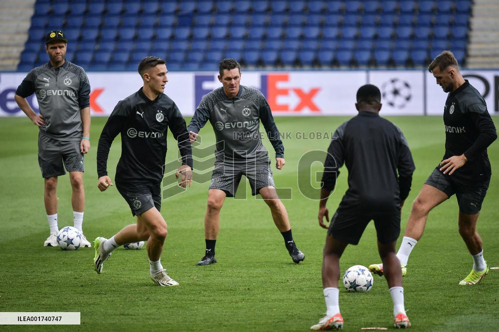 Champions League Football - Borussia Dortmund training session - Paris