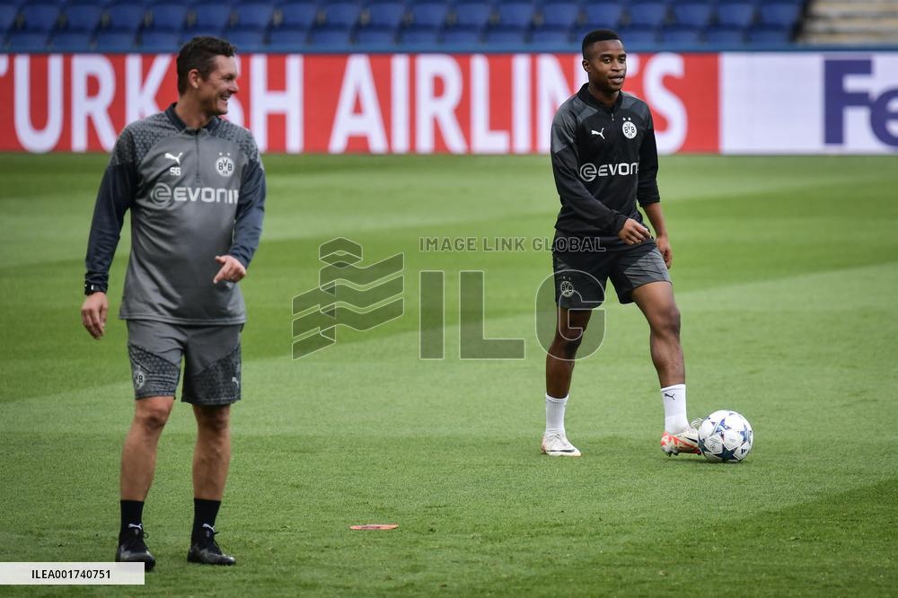 Champions League Football - Borussia Dortmund training session - Paris