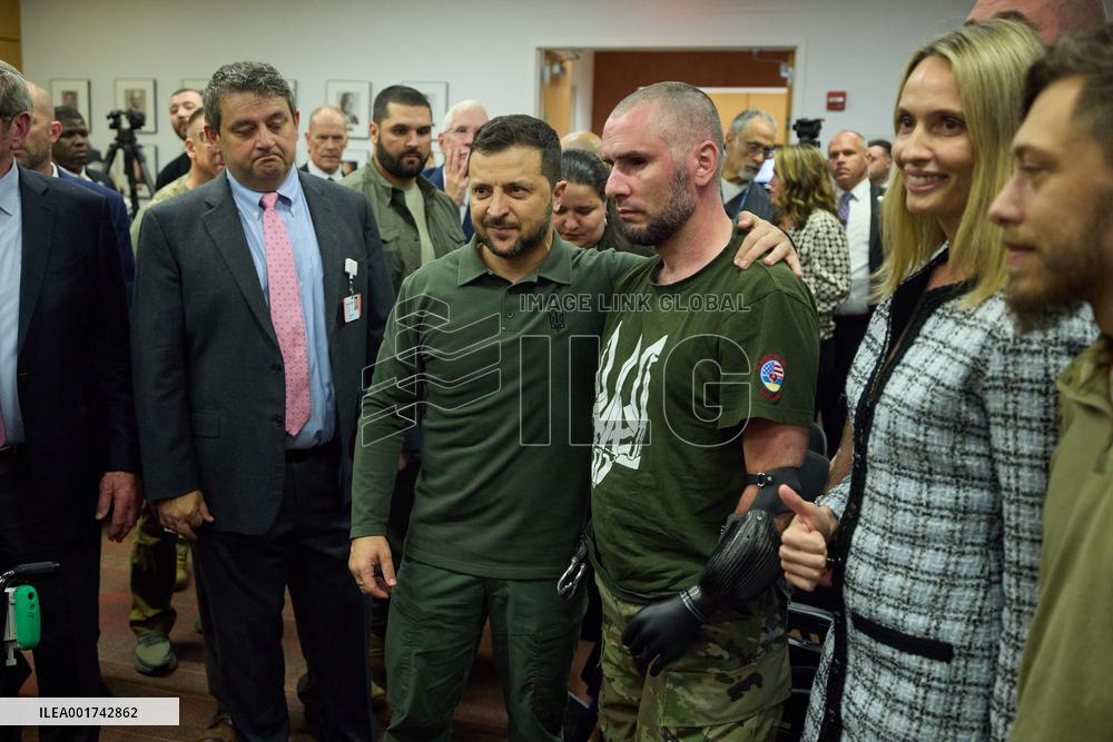Zelensky Visits Wounded Ukrainian Soldiers In New York