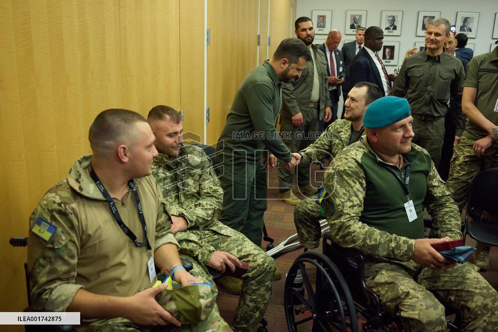 Zelensky Visits Wounded Ukrainian Soldiers In New York