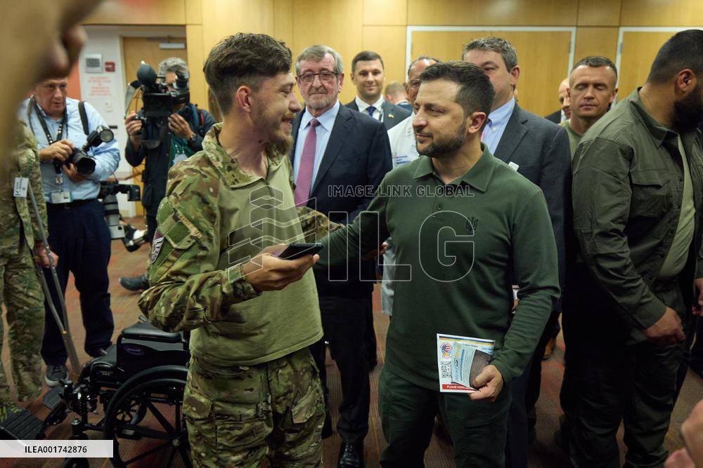 Zelensky Visits Wounded Ukrainian Soldiers In New York