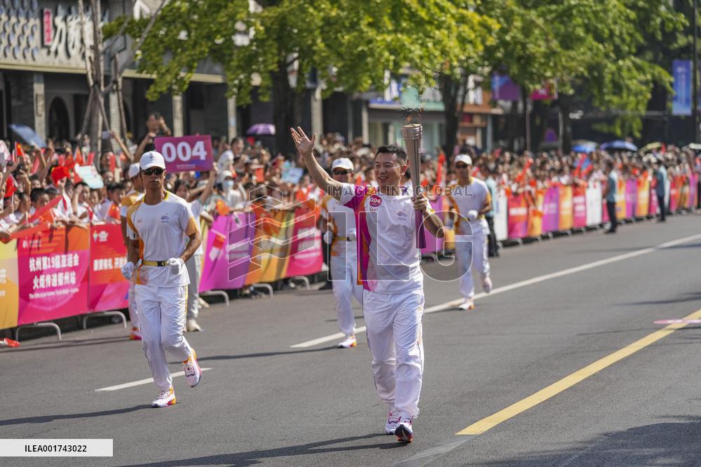 (SP)CHINA-ZHEJIANG-QUZHOU-ASIAN GAMES-TORCH RELAY (CN)