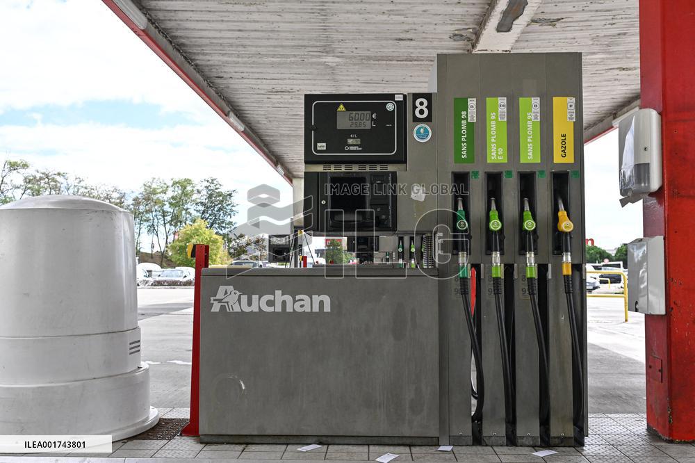 Gas Stations - Lyon