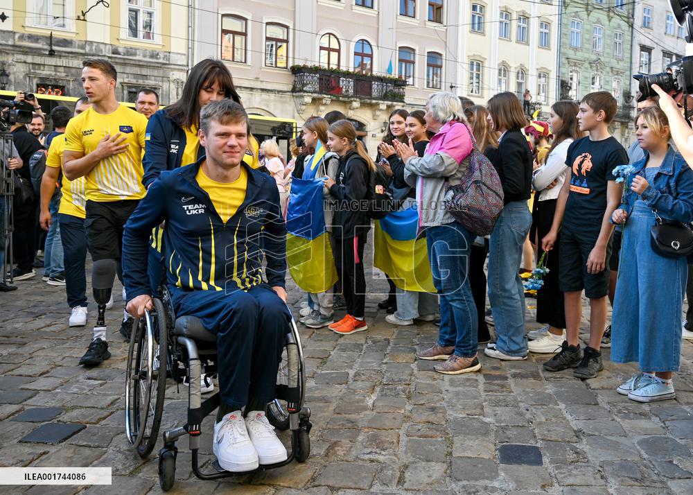 Team Ukraine returns from Invictus Games 2023