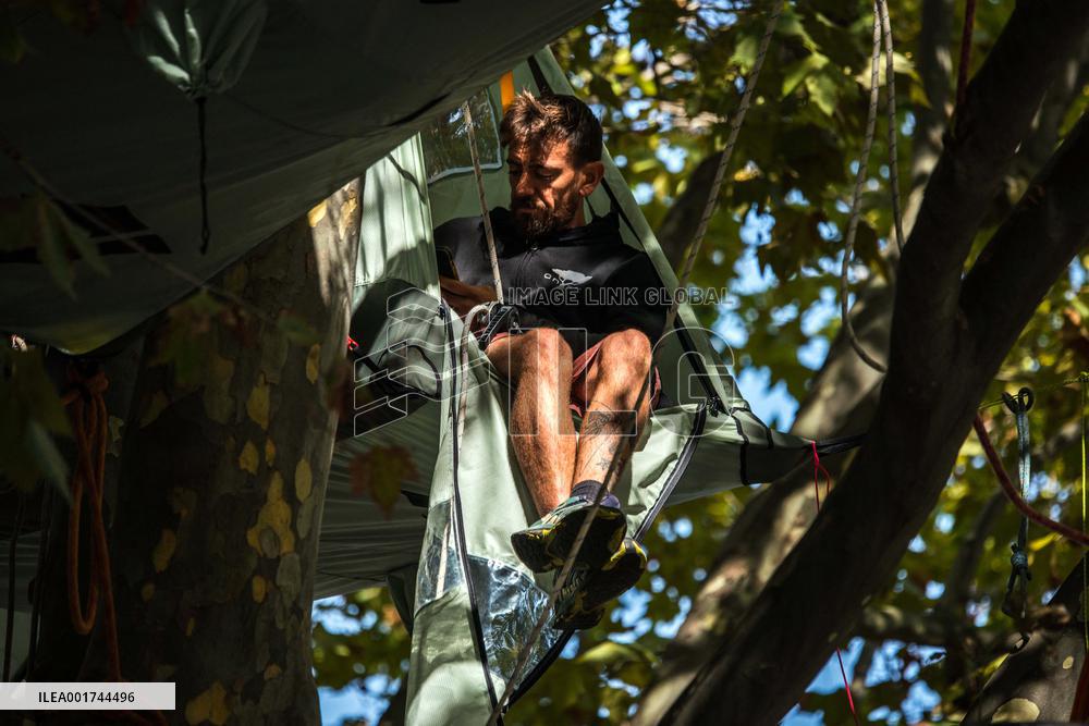 Activists On Hunger Strike In Front Of The Ministry Of Ecological Transition - Paris